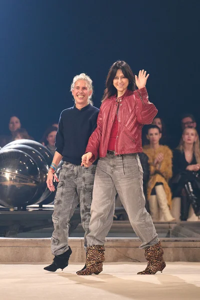 Look 60